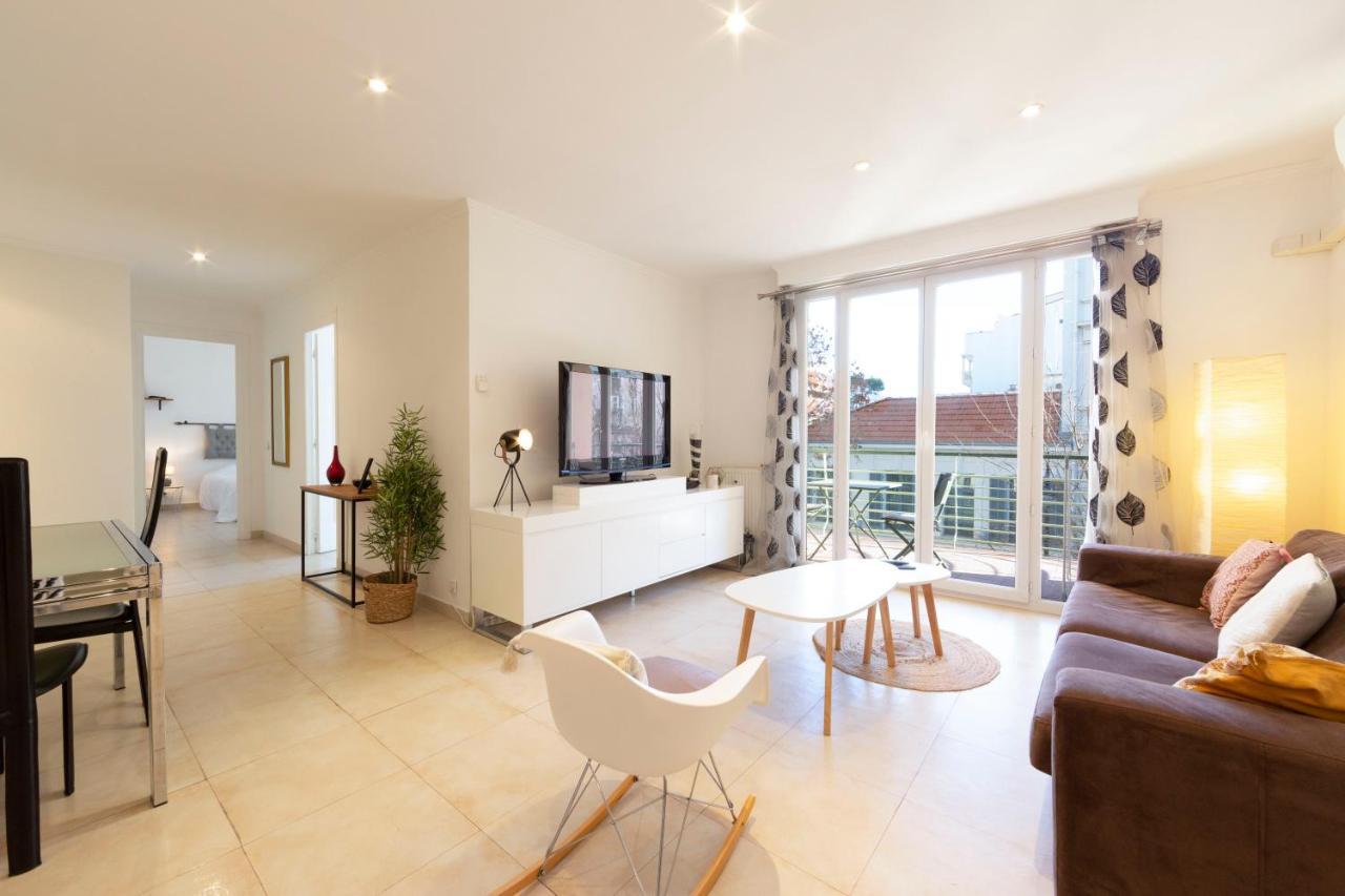 Robert Soleau Bright Design Flat Center Of Antibes Apartment Bagian luar foto