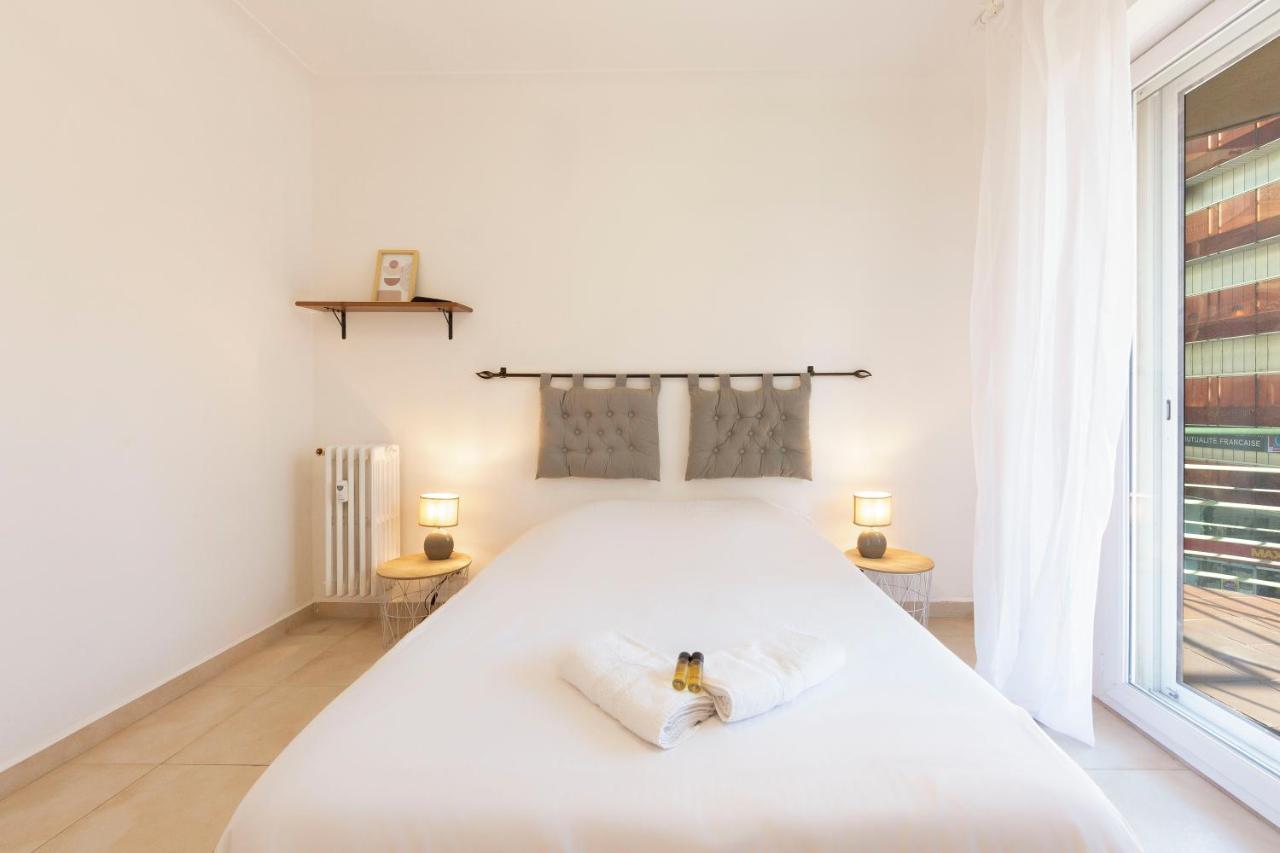 Robert Soleau Bright Design Flat Center Of Antibes Apartment Bagian luar foto